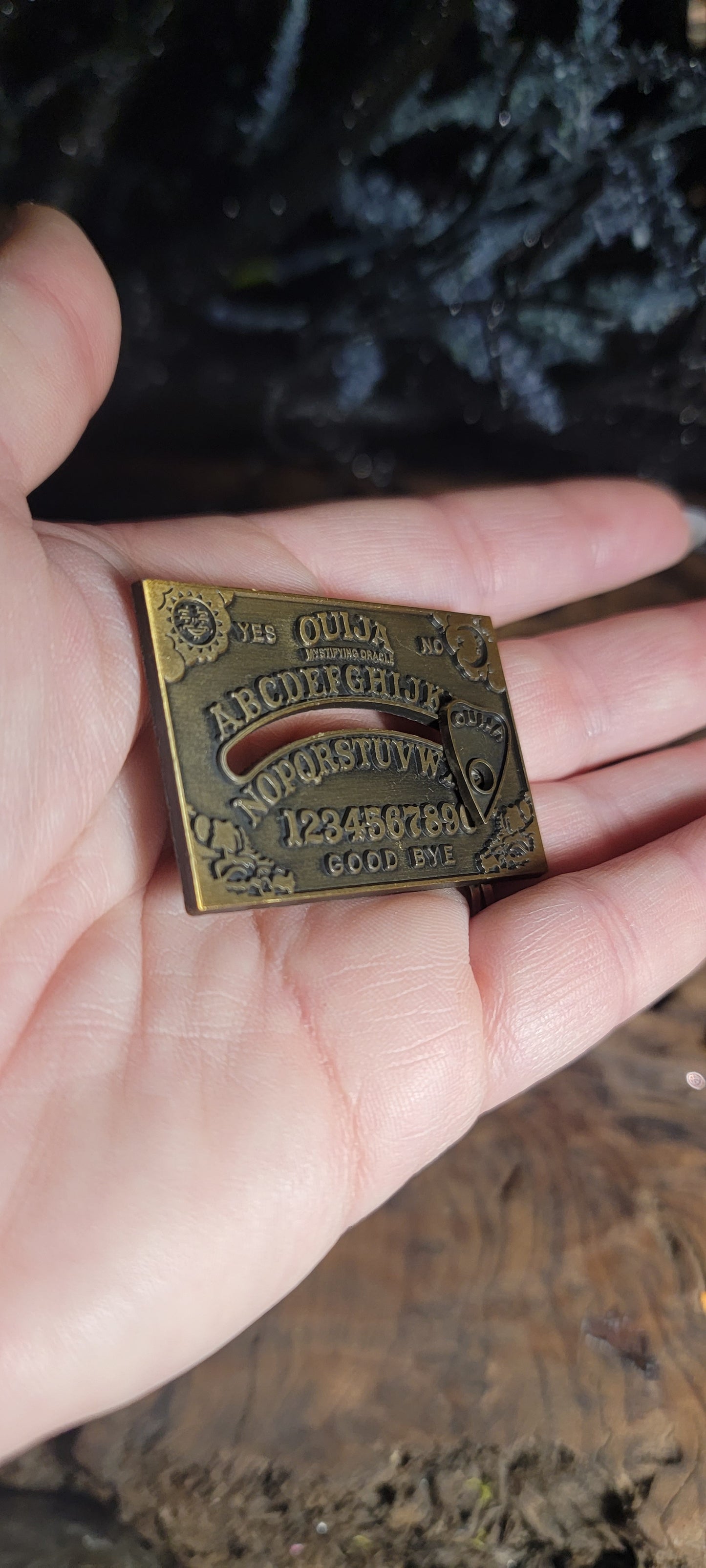 3D Ouija Board Enamel Pin ā Occult Spirit Board Lapel Pin
