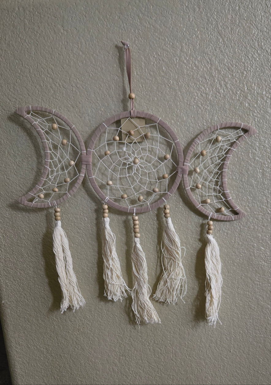 Triple Moon Macramé Dream Catcher – Boho Moon Phase Wall Decor for Witches & Spiritual Spaces