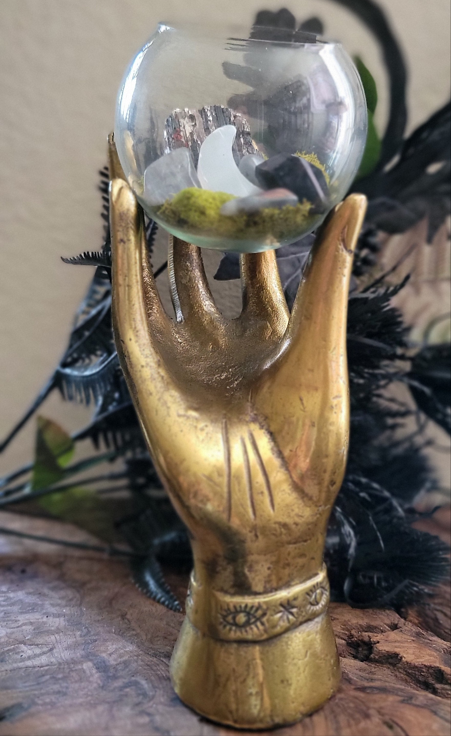Mystic Hand Crystal Terrarium – Protection Crystal Themed Decor with Selenite Moon & Energy-Clearing Crystals