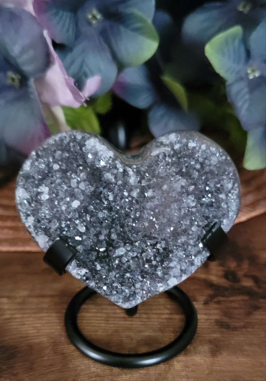 Brazilian Amethyst or Citrin Druzy Heart with Metal Stand – Crystal Home Decor