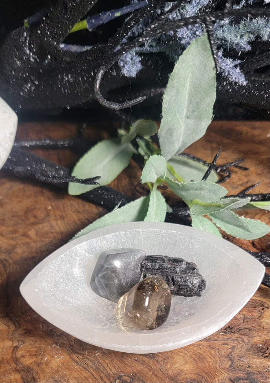 Selenite Evil Eye Bowl with Smoky Quartz, Tourmaline & Labradorite - Protection Crystal Set