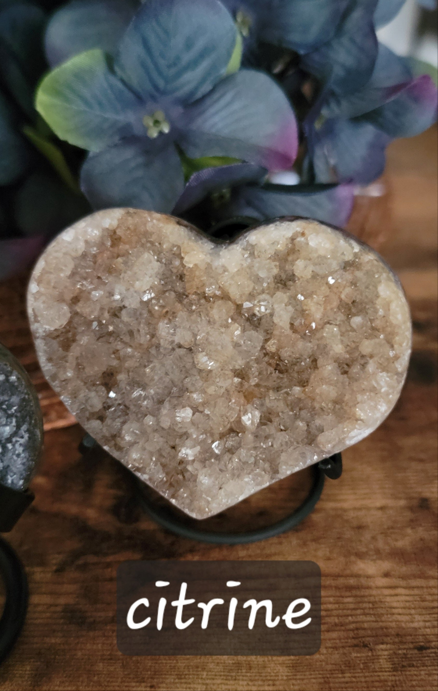 Brazilian Amethyst or Citrin Druzy Heart with Metal Stand – Crystal Home Decor