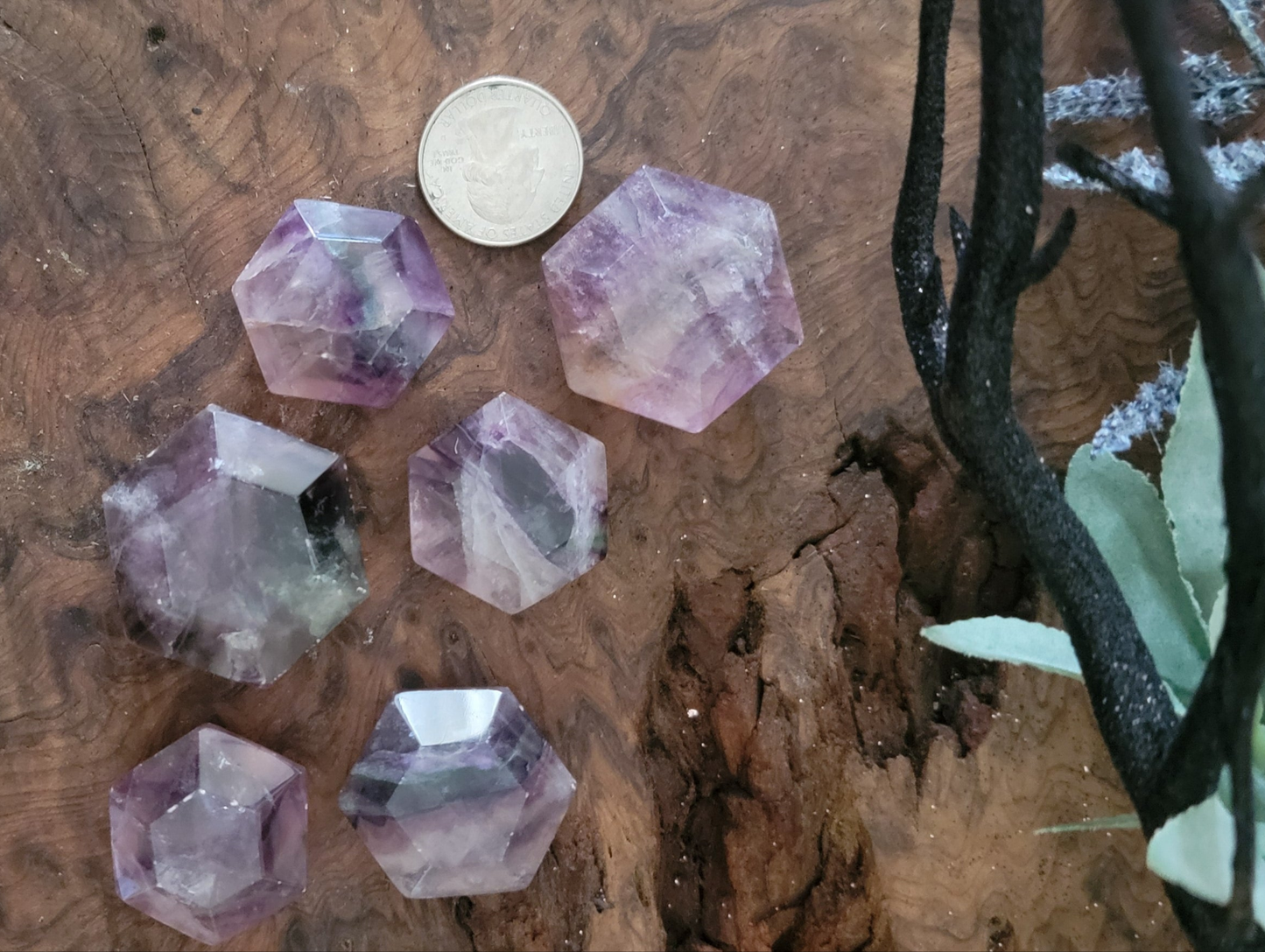 Hexagon Fluorite Worry Stone – Crystal Thumb Stone for Focus, Stress Relief & Energy Balance