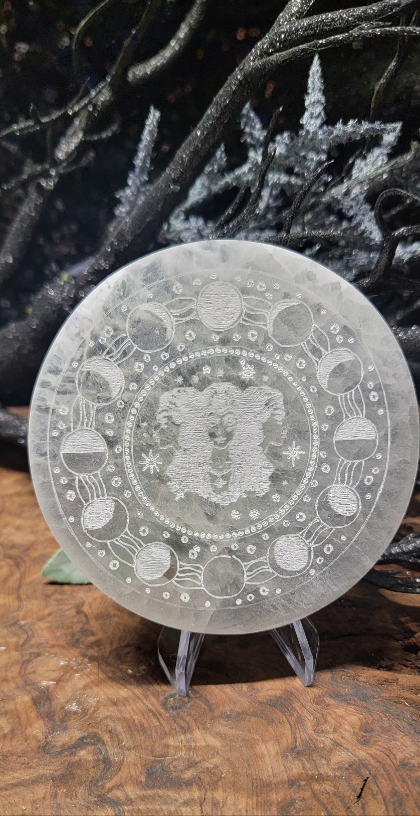 Selenite Triple Moon Goddess Plate – Crystal Charging & Altar Tool