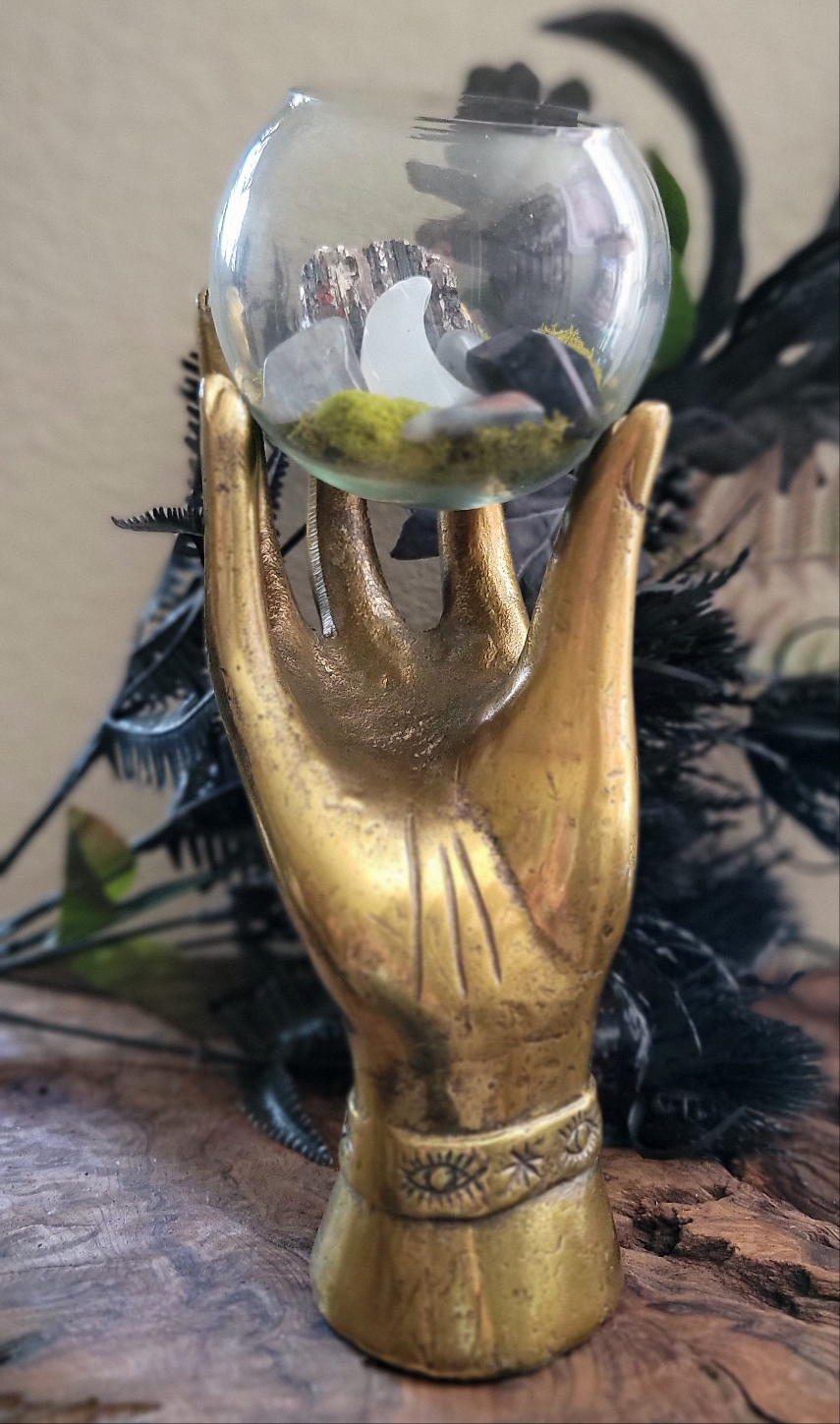 Mystic Hand Crystal Terrarium – Protection Crystal Themed Decor with Selenite Moon & Energy-Clearing Crystals