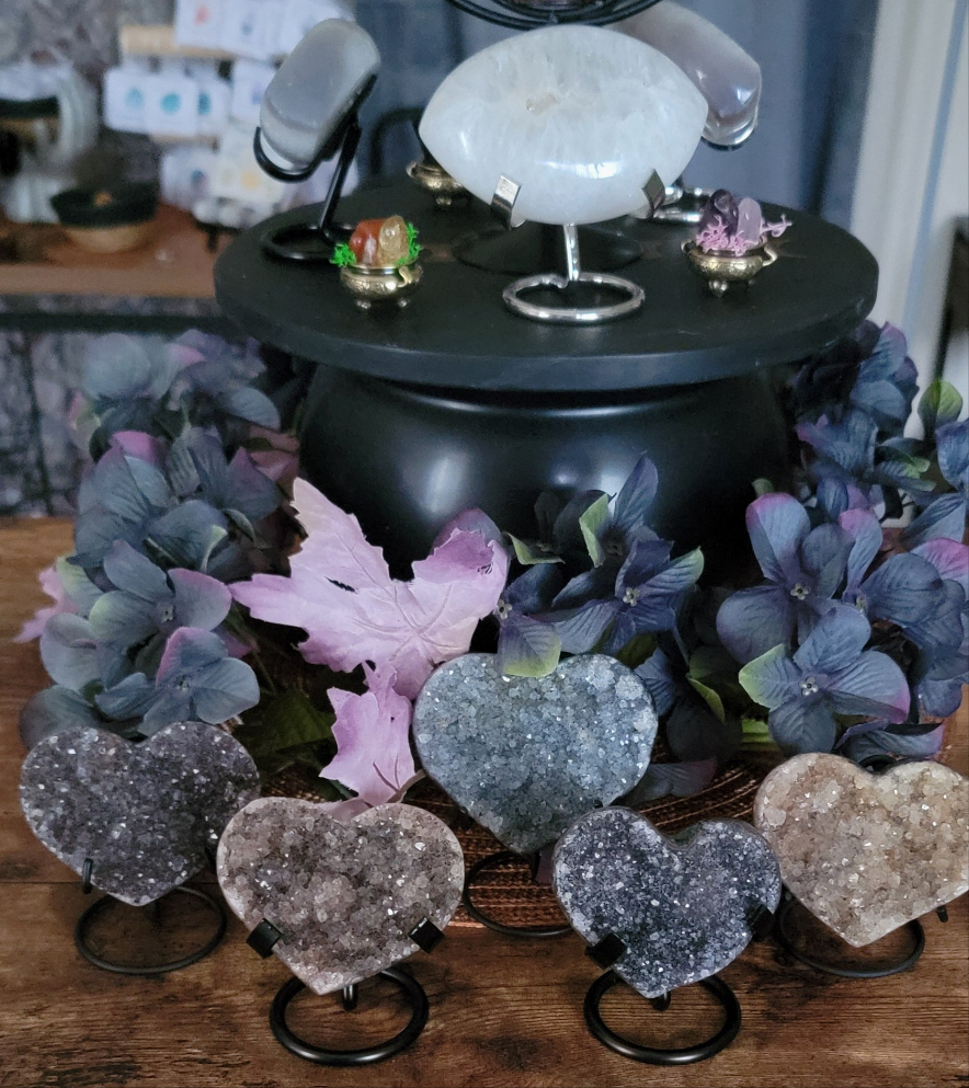 Brazilian Amethyst or Citrin Druzy Heart with Metal Stand – Crystal Home Decor