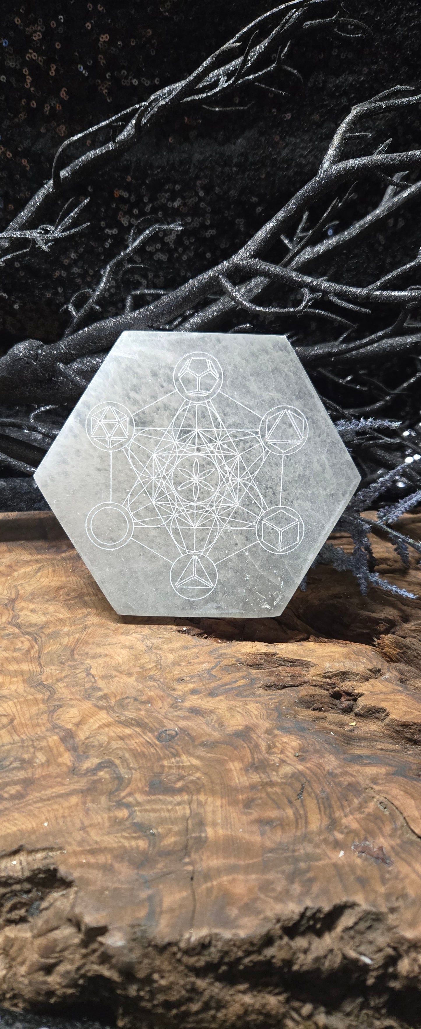 Selenite Sacred Geometry Crystal Grid – 5 Platonic Solid Symbols Grid Plate for Energy Alignment & Manifestation