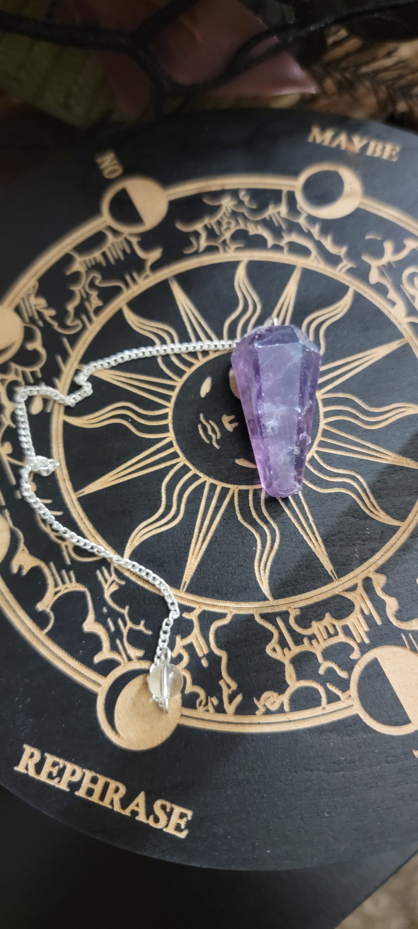 Fluorite Pendulum – Clarity & Focus Crystal for Divination, Dowsing & Energy Healing