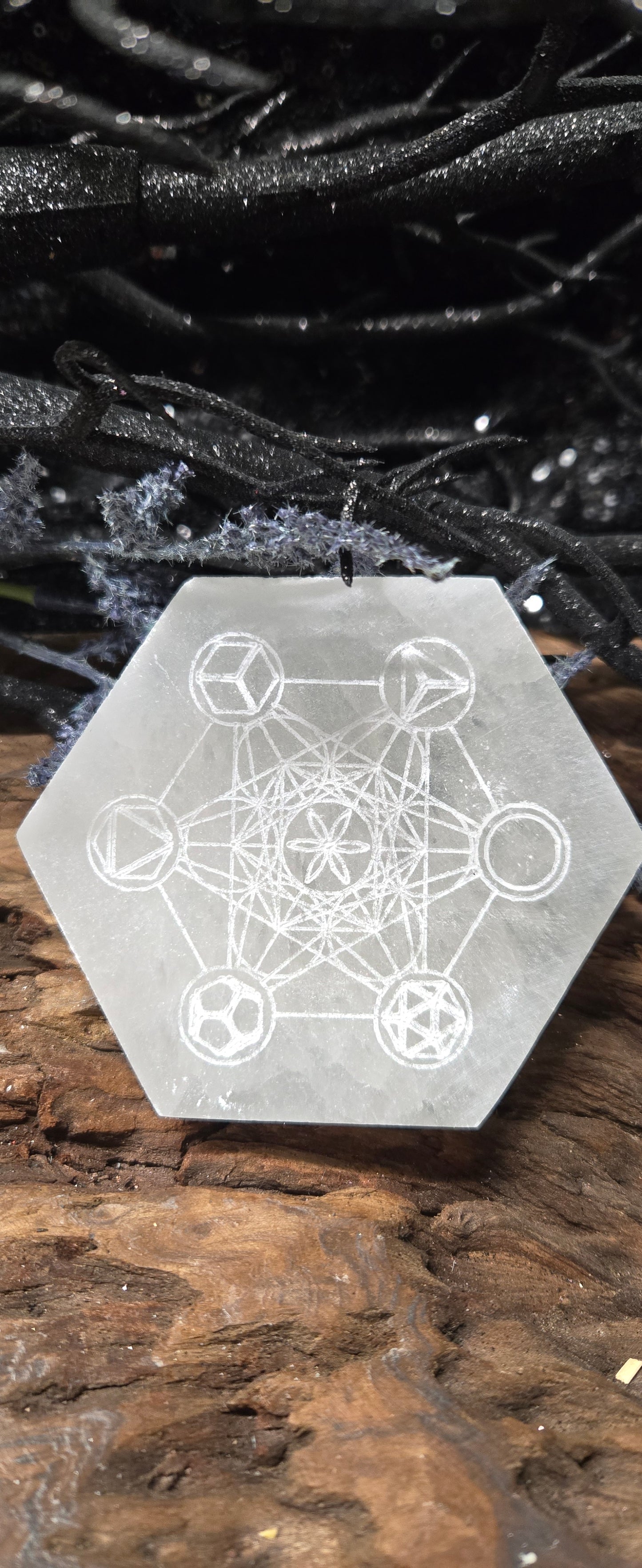 Selenite Sacred Geometry Crystal Grid – 5 Platonic Solid Symbols Grid Plate for Energy Alignment & Manifestation