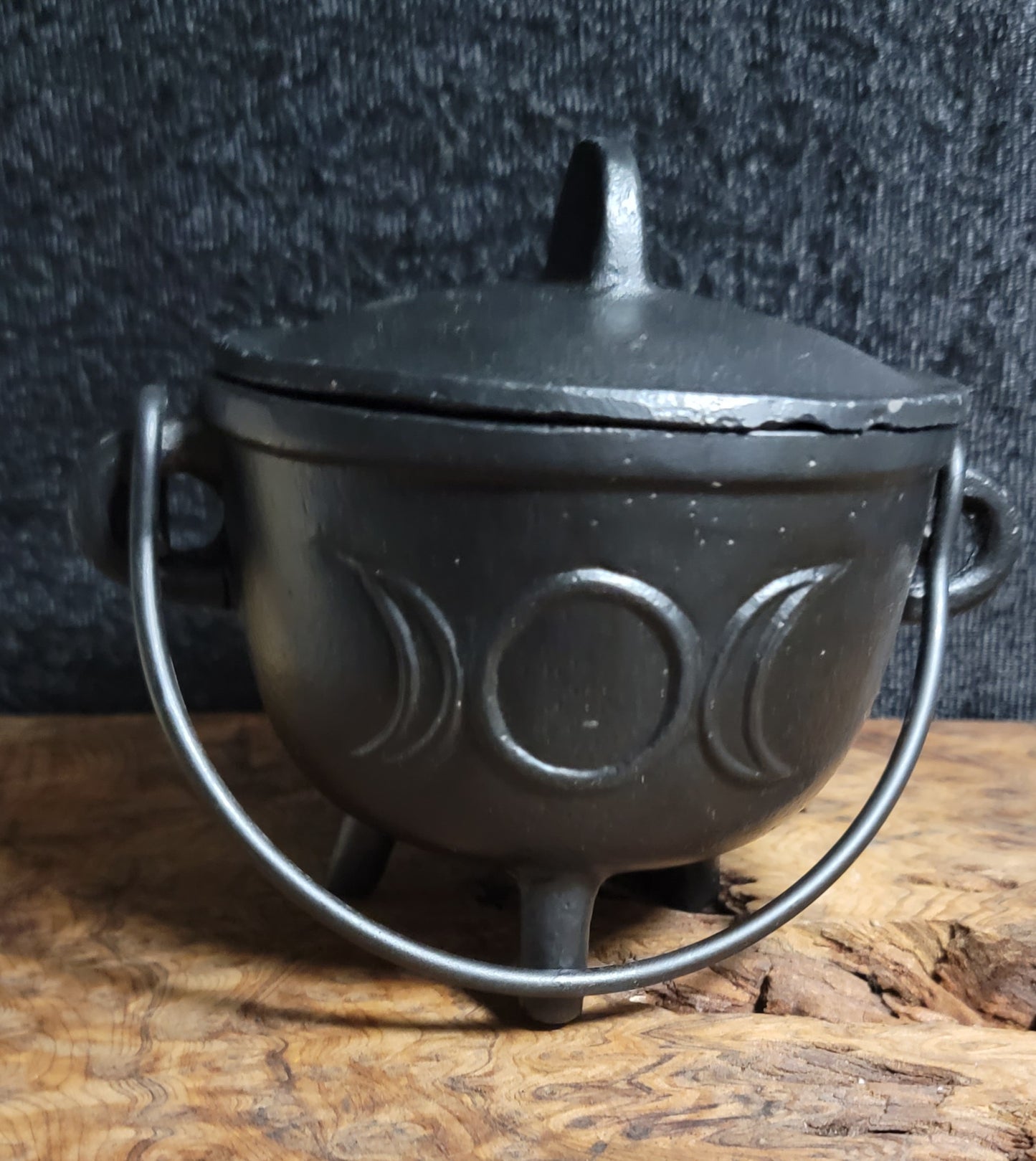 Starter Witch Cast Iron Cauldron kit - Beginner Spell kit Cast Iron with Crystals & Spell Tools