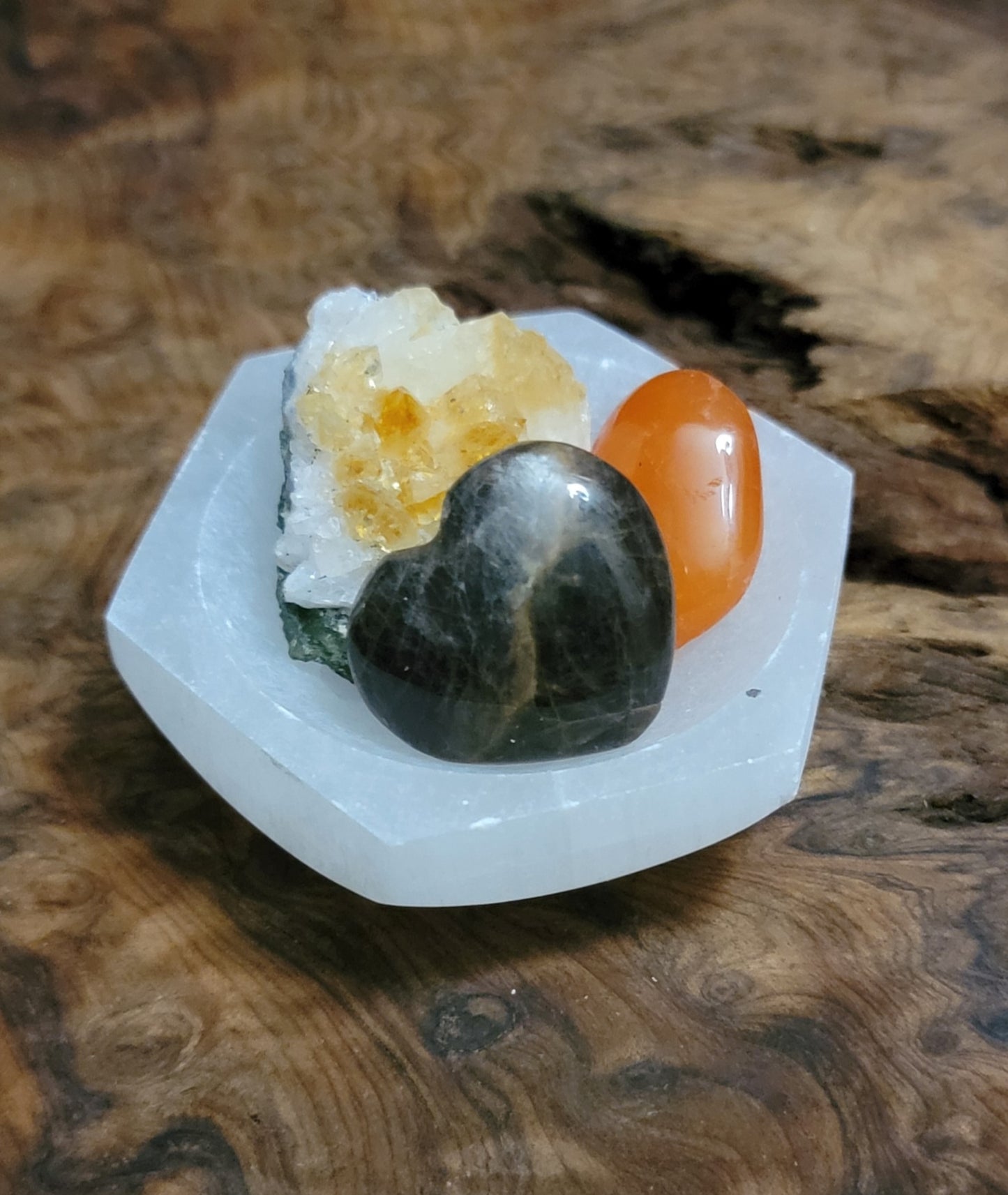Selenite Bowl Crystal Set – Citrine, Carnelian & Moonstone Heart Motivational Crystal set