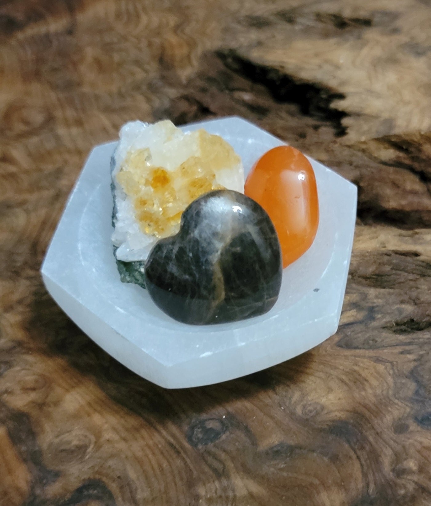 Selenite Bowl Crystal Set – Citrine, Carnelian & Moonstone Heart Motivational Crystal set