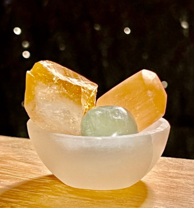 Selenite Charging Bowl – Crystal Cleansing & Energy Amplification