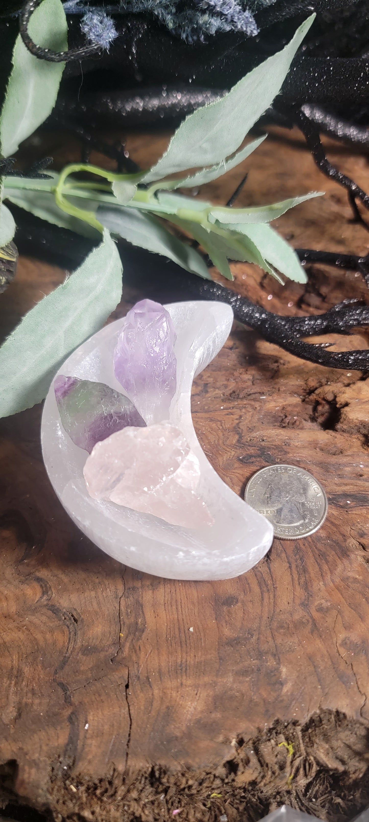 Allow Love In Selenite bowl set (Rose Quartz, Amethyst and Pink Tourmaline)