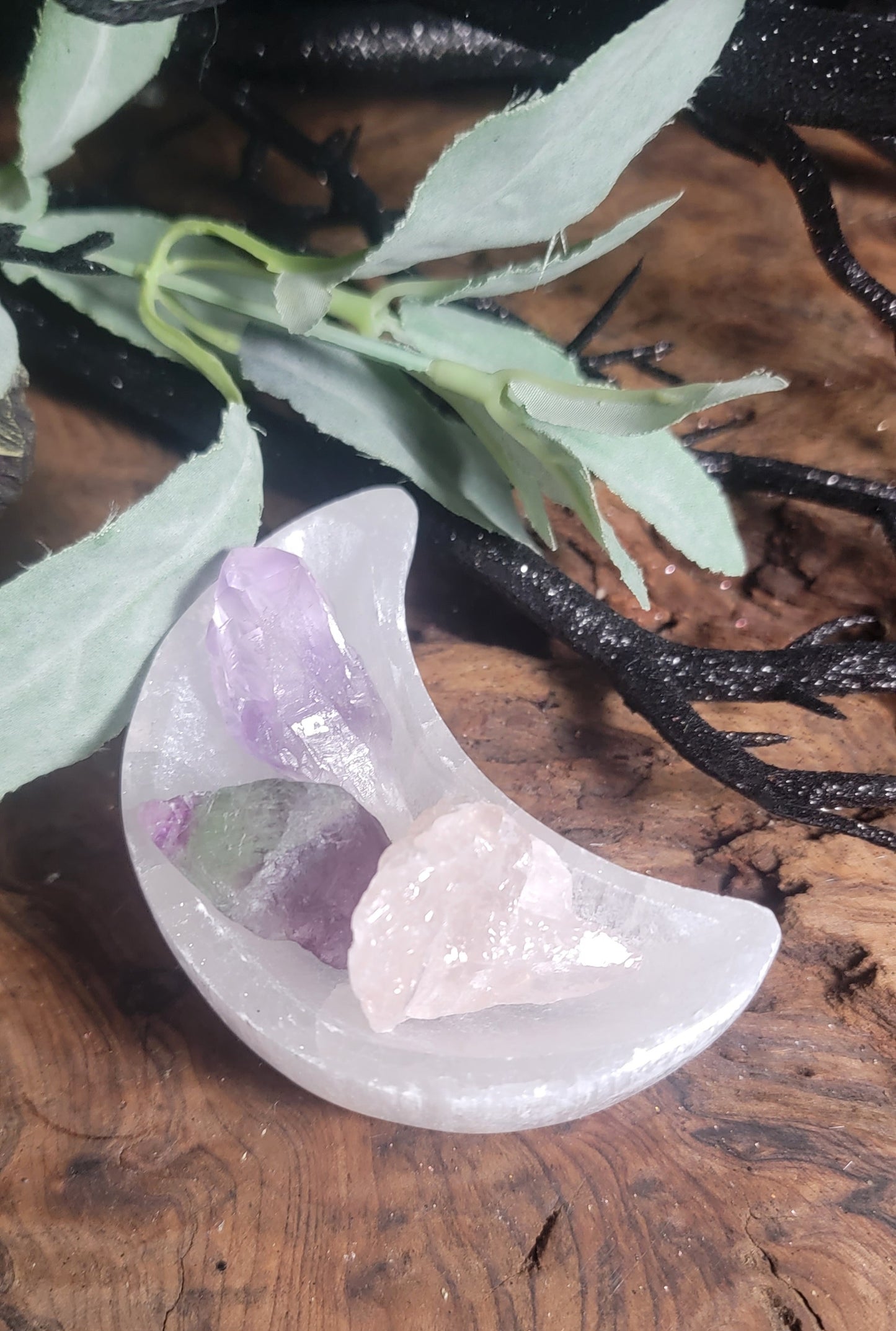 Allow Love In Selenite bowl set (Rose Quartz, Amethyst and Pink Tourmaline)