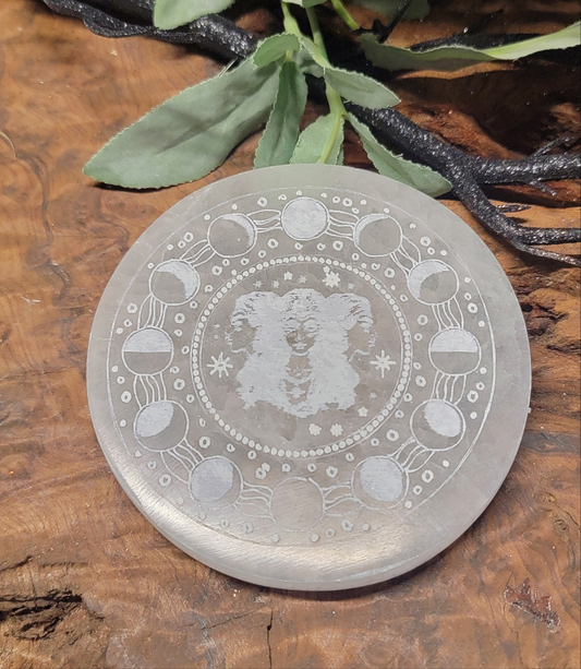 Selenite Triple Moon Goddess Plate, Goddess Crystal Grid, Moon Phase Selenite, Hecate Selenite Plate, Goddess Selenite Plate, Lunar phase