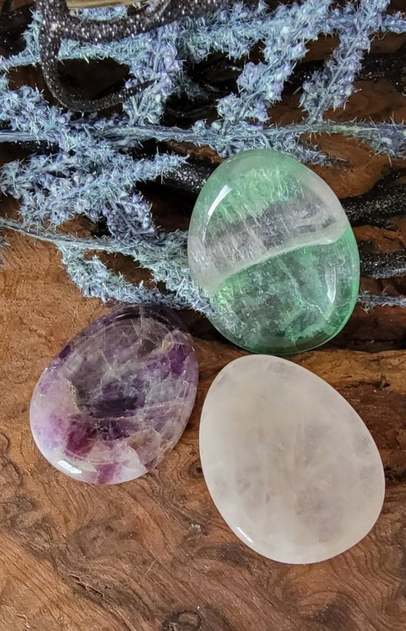 Crystal Worry Stone – Thumb Stone for Anxiety Relief, Stress Support & Meditation