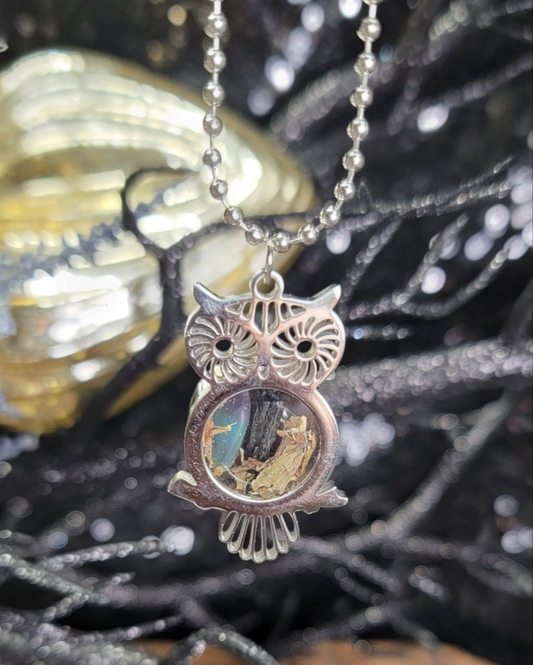 Wise Owl Travel Charm – Rearview Mirror Hanging Amulet for Protection and Safe Journeys