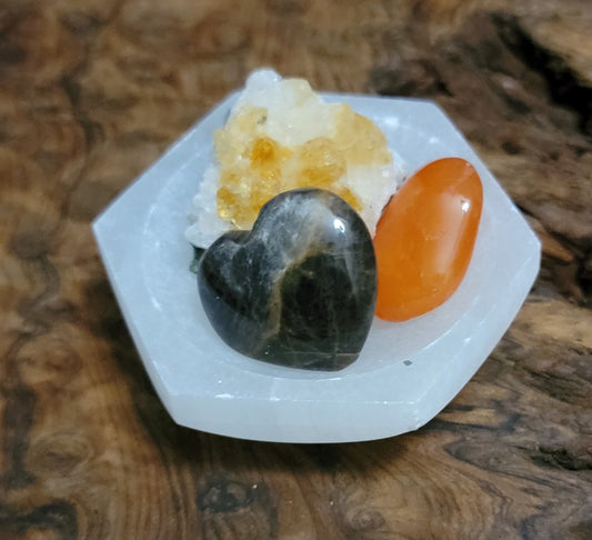 Selenite Bowl Crystal Set – Citrine, Carnelian & Moonstone Heart Motivational Crystal set