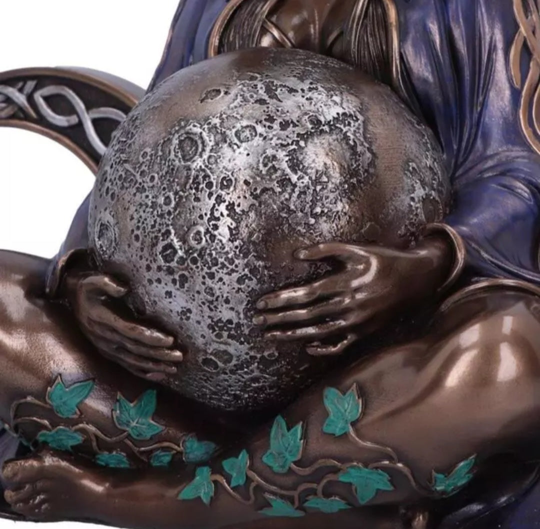 Triple Moon Goddess Statue – Divine Feminine Altar Decor